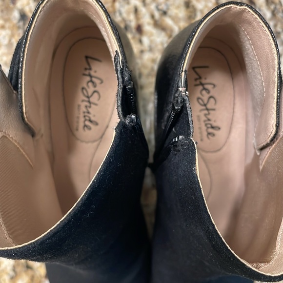 New without tags- Suede Boots size 7.5 - Picture 4 of 4